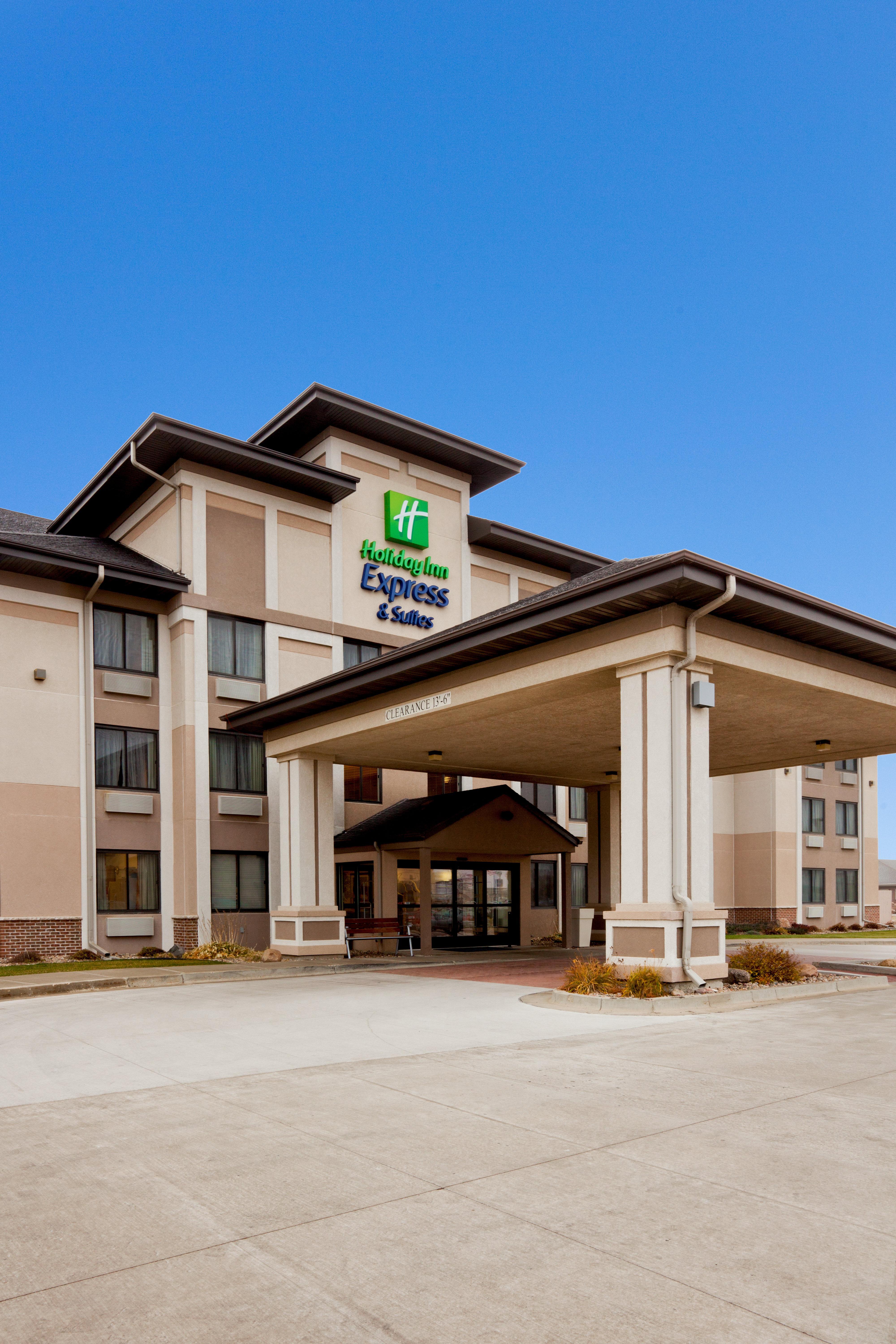 Holiday Inn Express & Suites - Worthington By Ihg Экстерьер фото