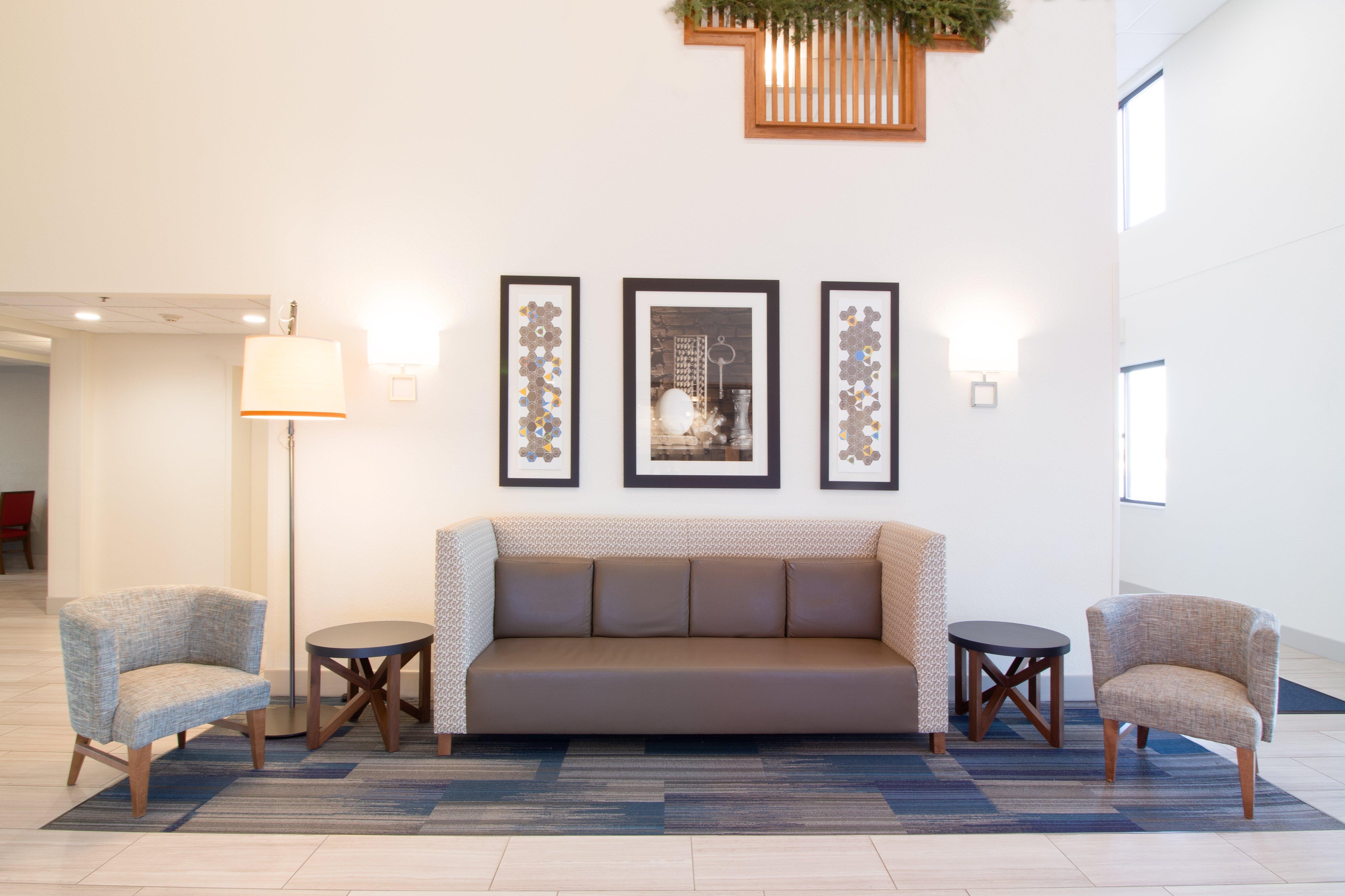 Holiday Inn Express & Suites - Worthington By Ihg Экстерьер фото