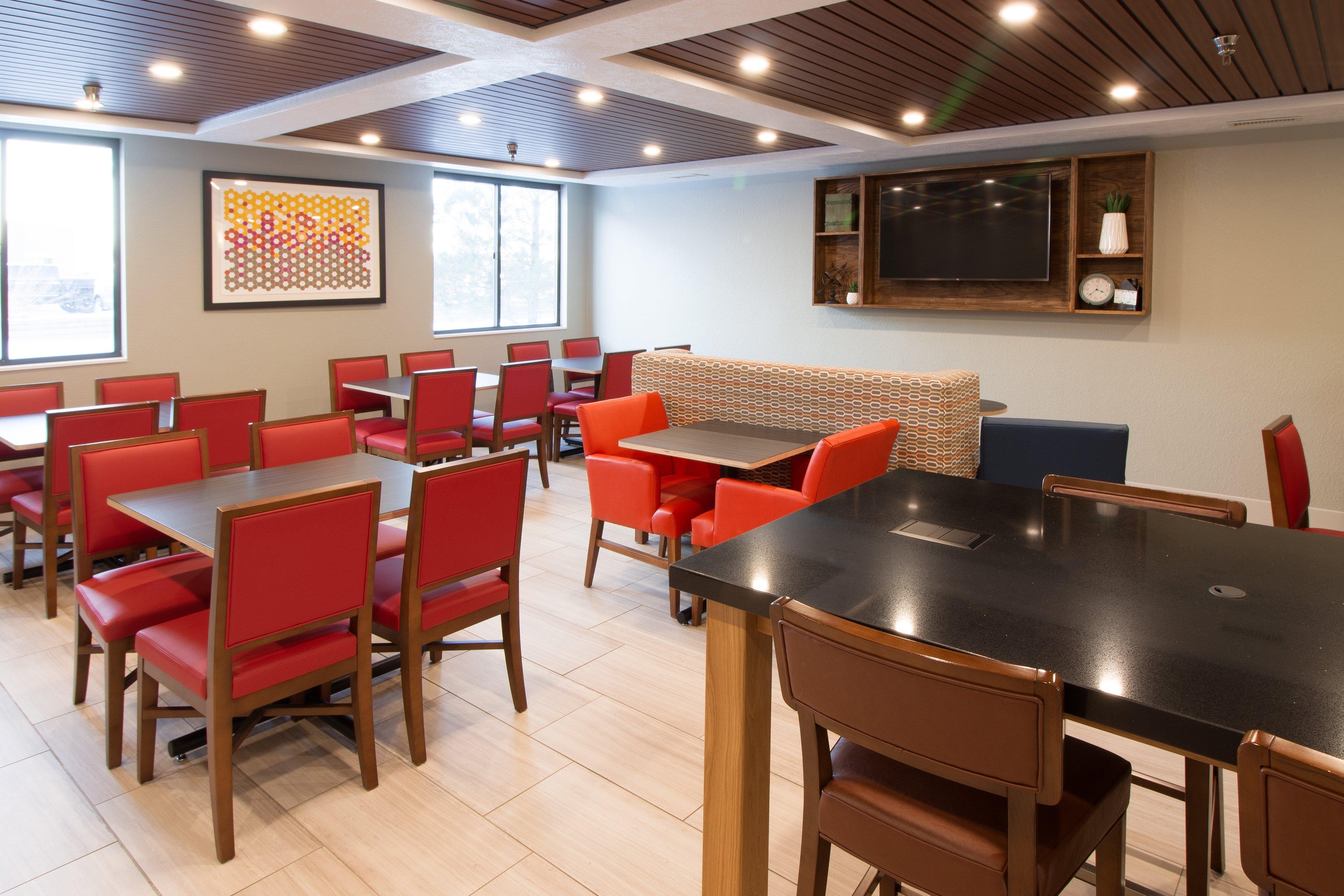 Holiday Inn Express & Suites - Worthington By Ihg Экстерьер фото