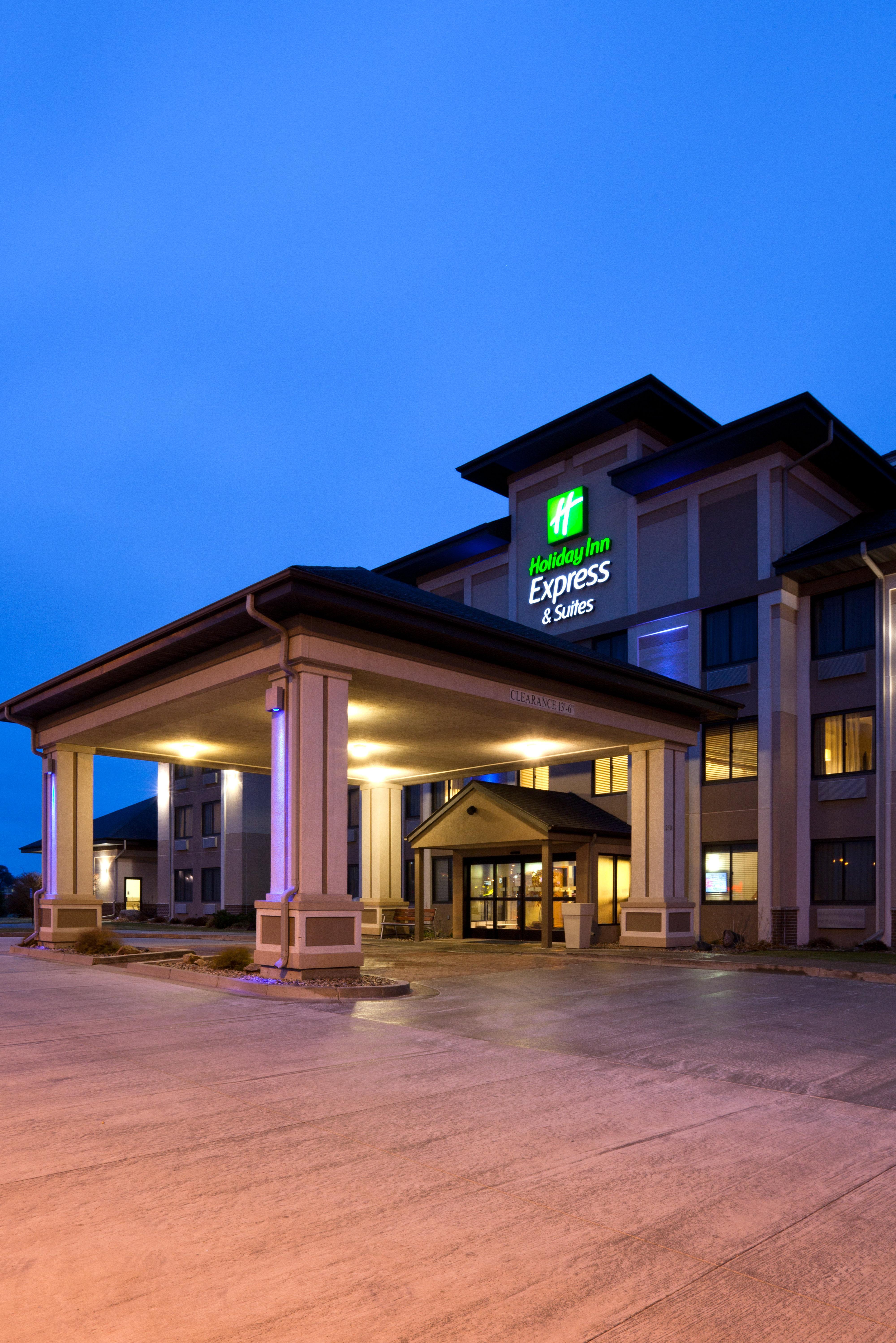 Holiday Inn Express & Suites - Worthington By Ihg Экстерьер фото