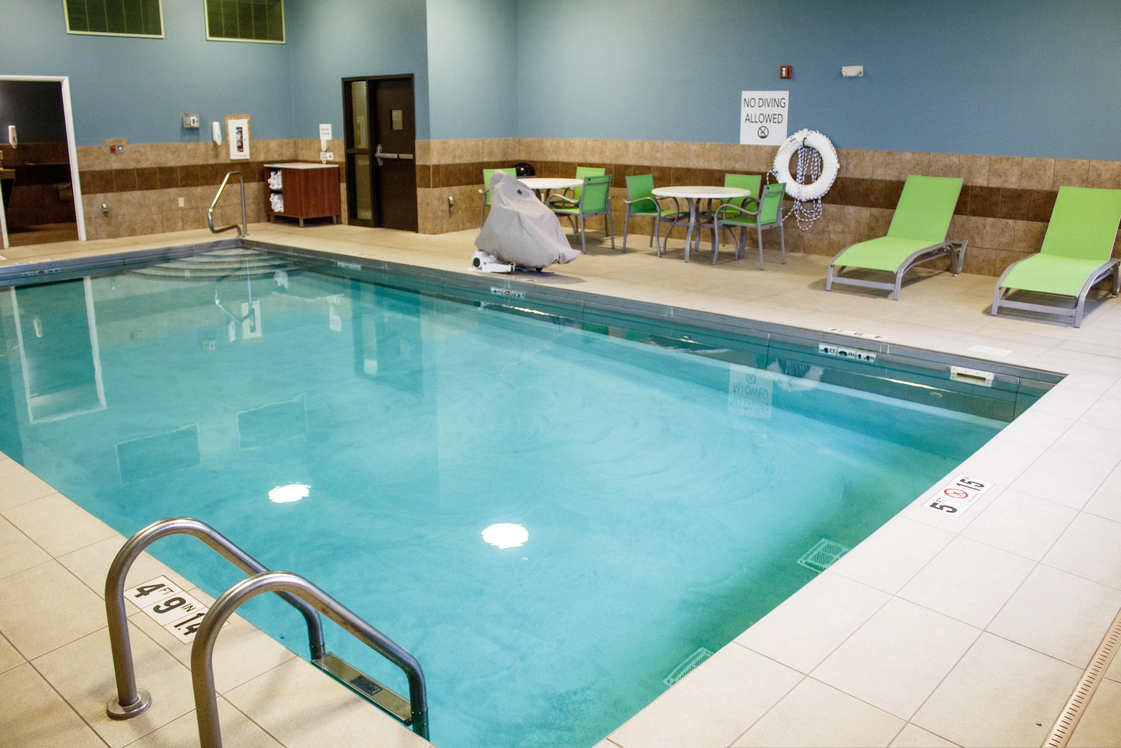 Holiday Inn Express & Suites - Worthington By Ihg Экстерьер фото