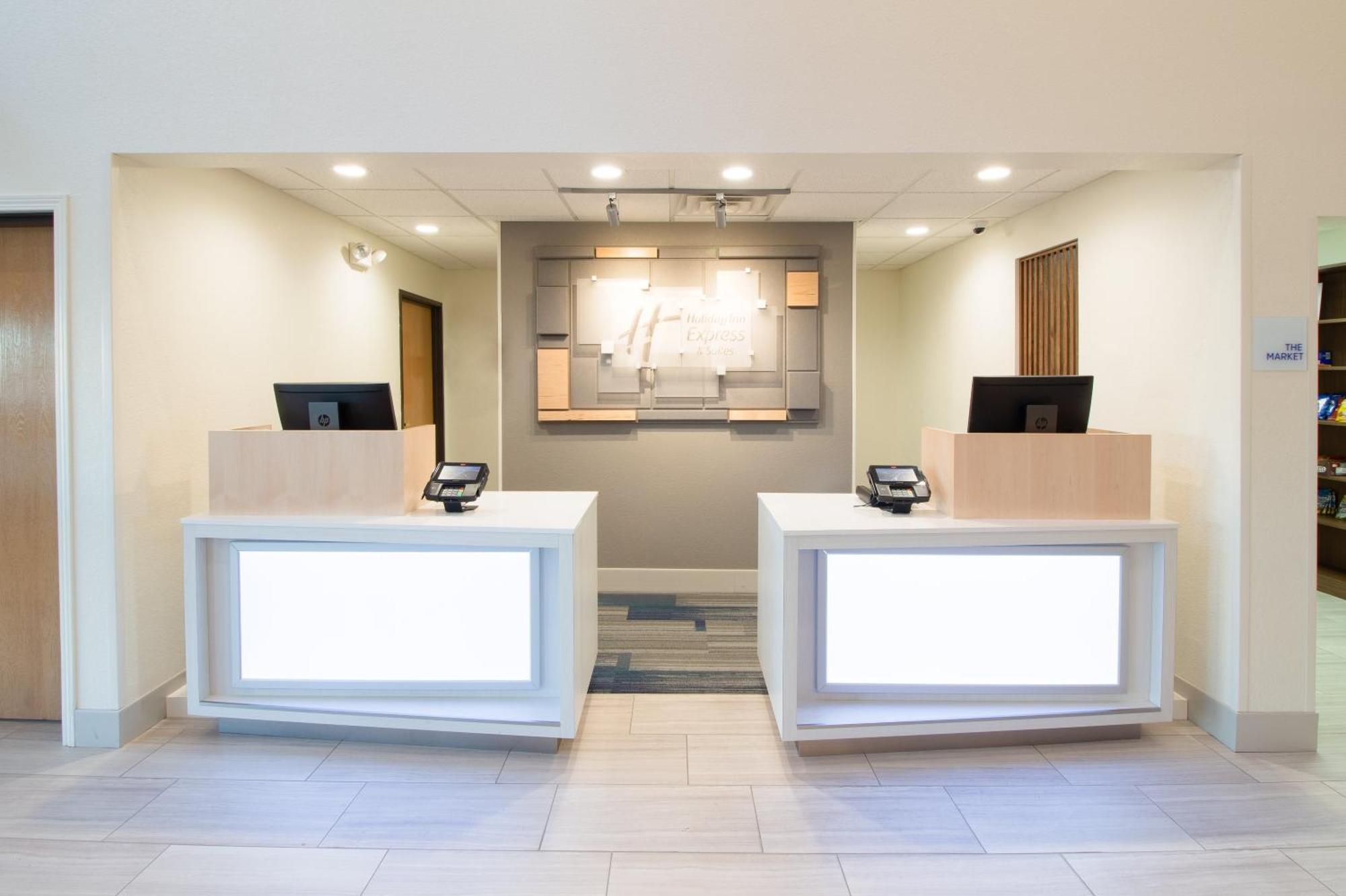 Holiday Inn Express & Suites - Worthington By Ihg Экстерьер фото